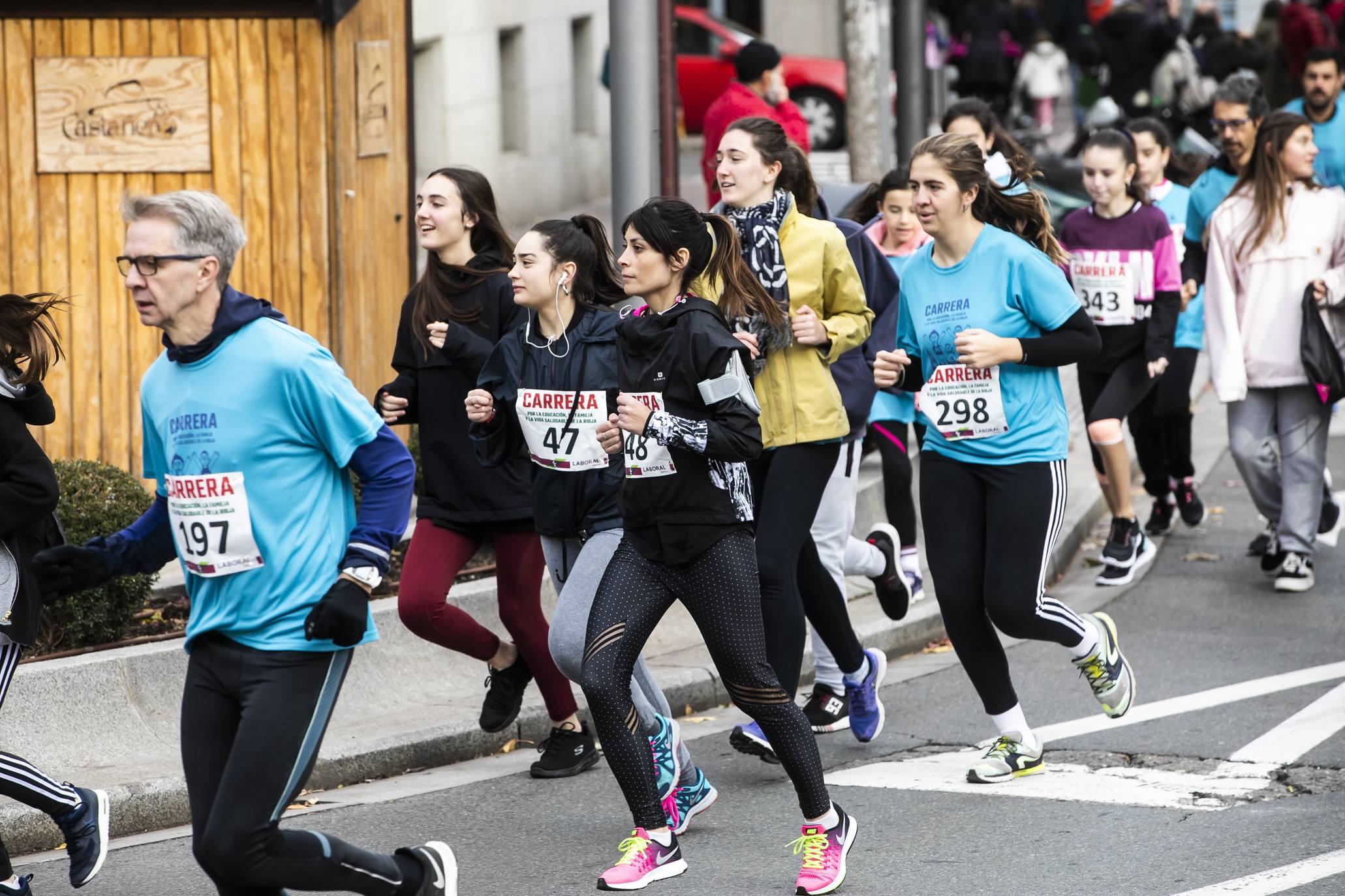 Cientos de familias y amigos han salido este domingo a hacer deporte por la capital riojana... ¡con un ambientazo increíble!