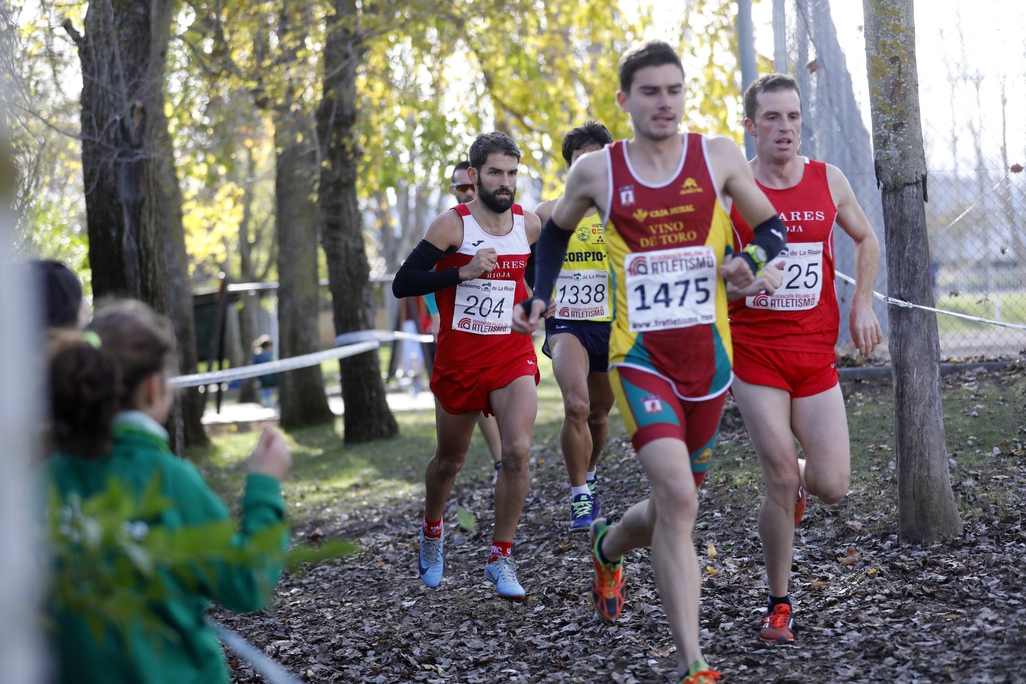 La galería de imágenes de la jornada de Cross en el municipio lo resume todo: mucho ambiente, risas y ejercicio físico en un día muy especial para todos los pequeños guerreros