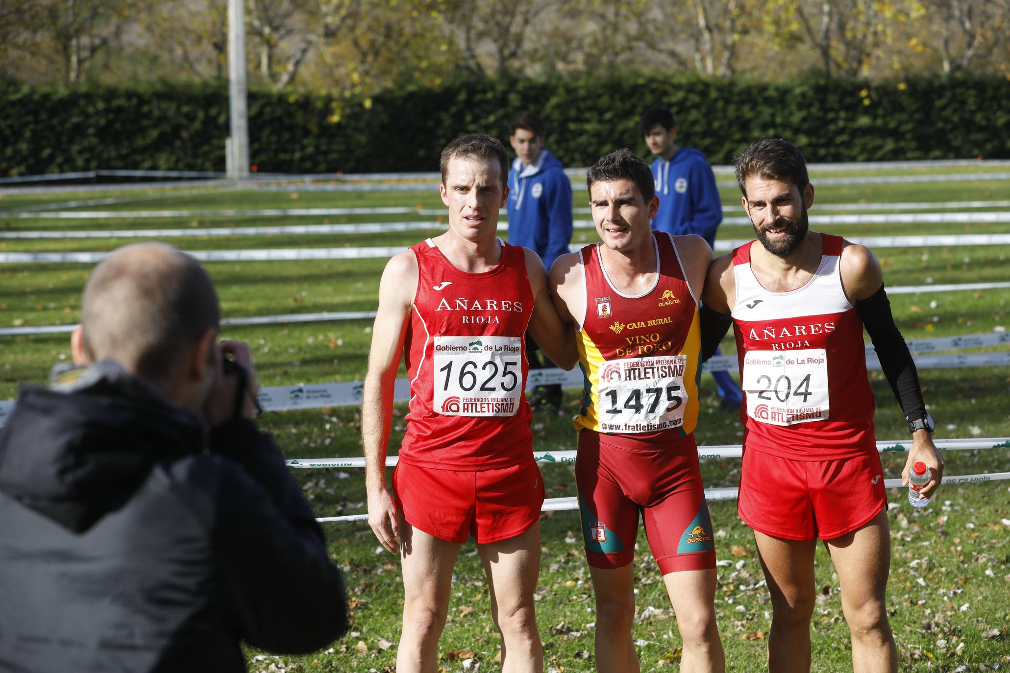 La galería de imágenes de la jornada de Cross en el municipio lo resume todo: mucho ambiente, risas y ejercicio físico en un día muy especial para todos los pequeños guerreros