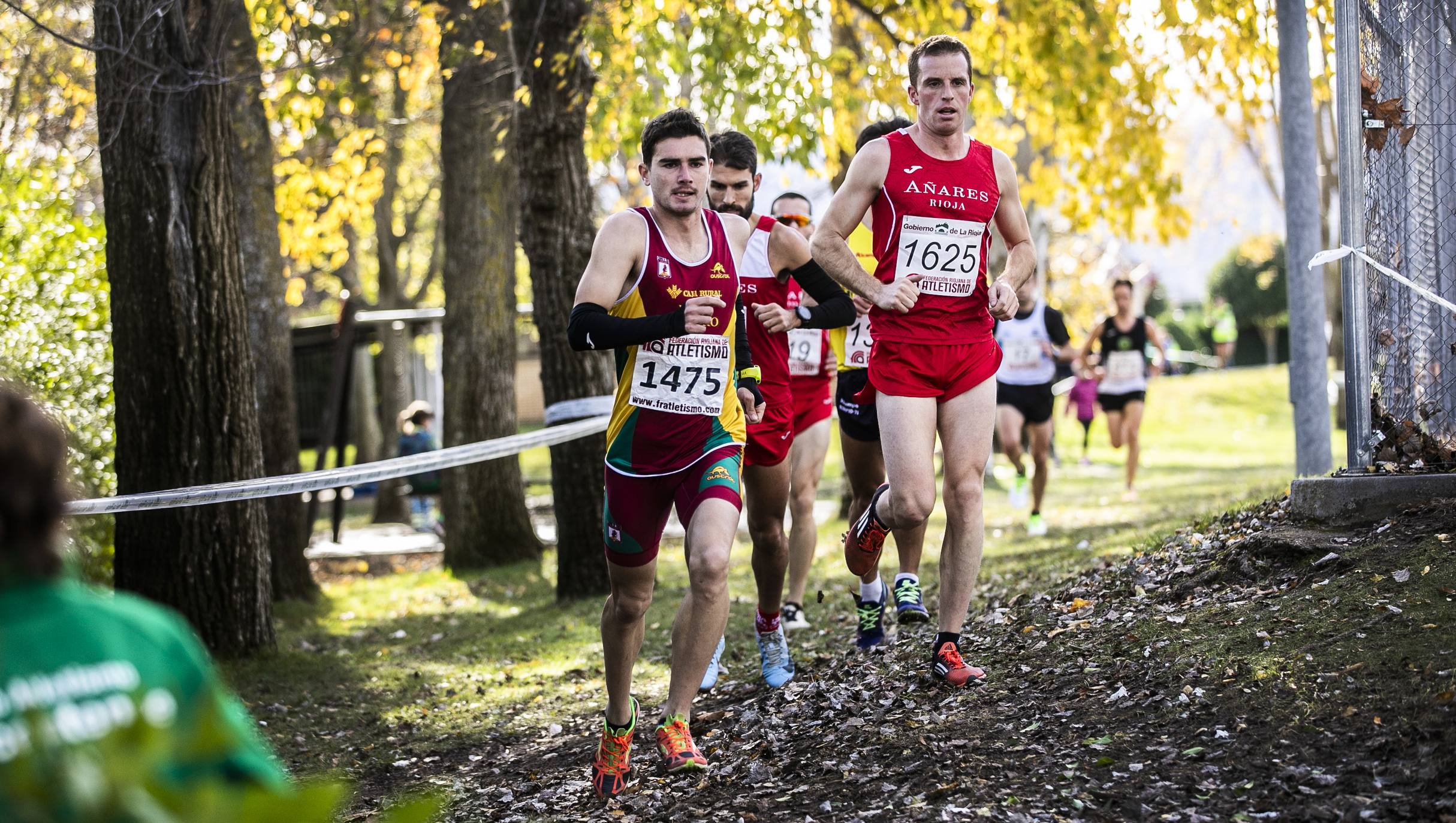 La galería de imágenes de la jornada de Cross en el municipio lo resume todo: mucho ambiente, risas y ejercicio físico en un día muy especial para todos los pequeños guerreros