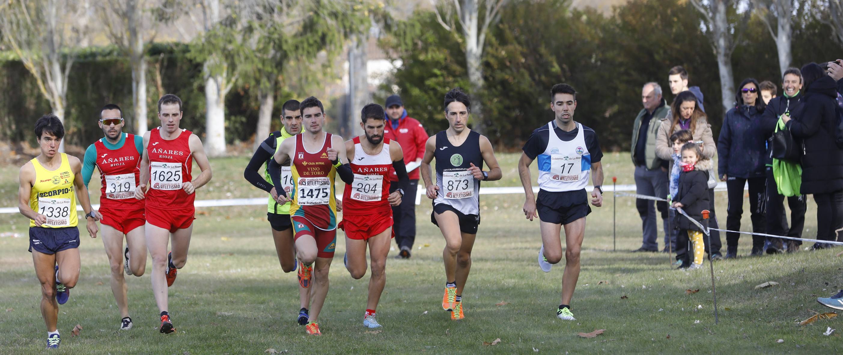 La galería de imágenes de la jornada de Cross en el municipio lo resume todo: mucho ambiente, risas y ejercicio físico en un día muy especial para todos los pequeños guerreros