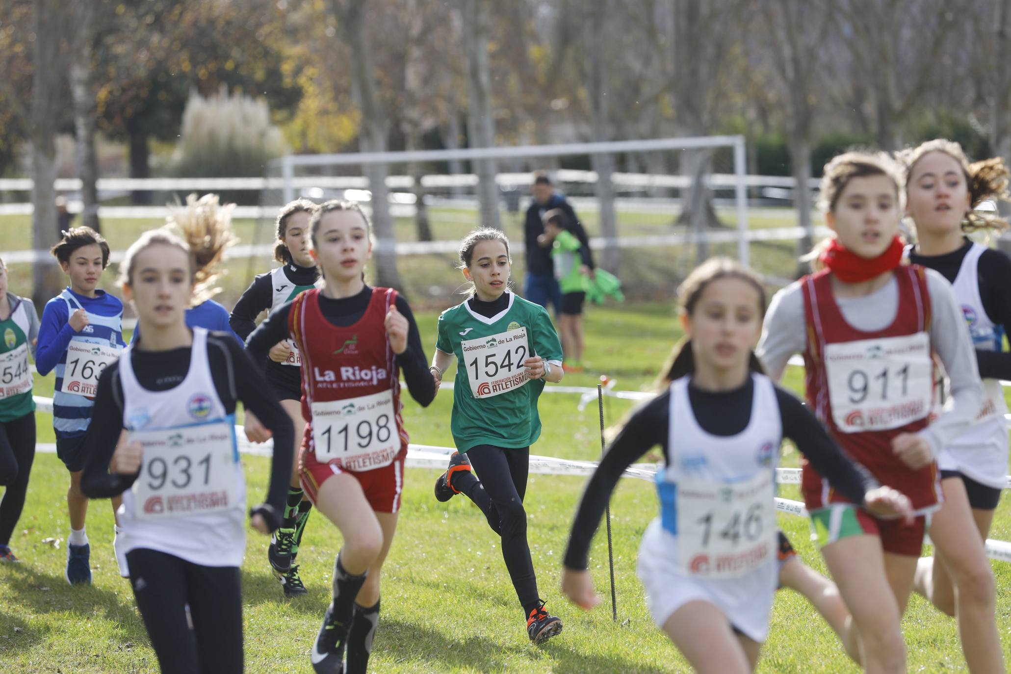 La galería de imágenes de la jornada de Cross en el municipio lo resume todo: mucho ambiente, risas y ejercicio físico en un día muy especial para todos los pequeños guerreros