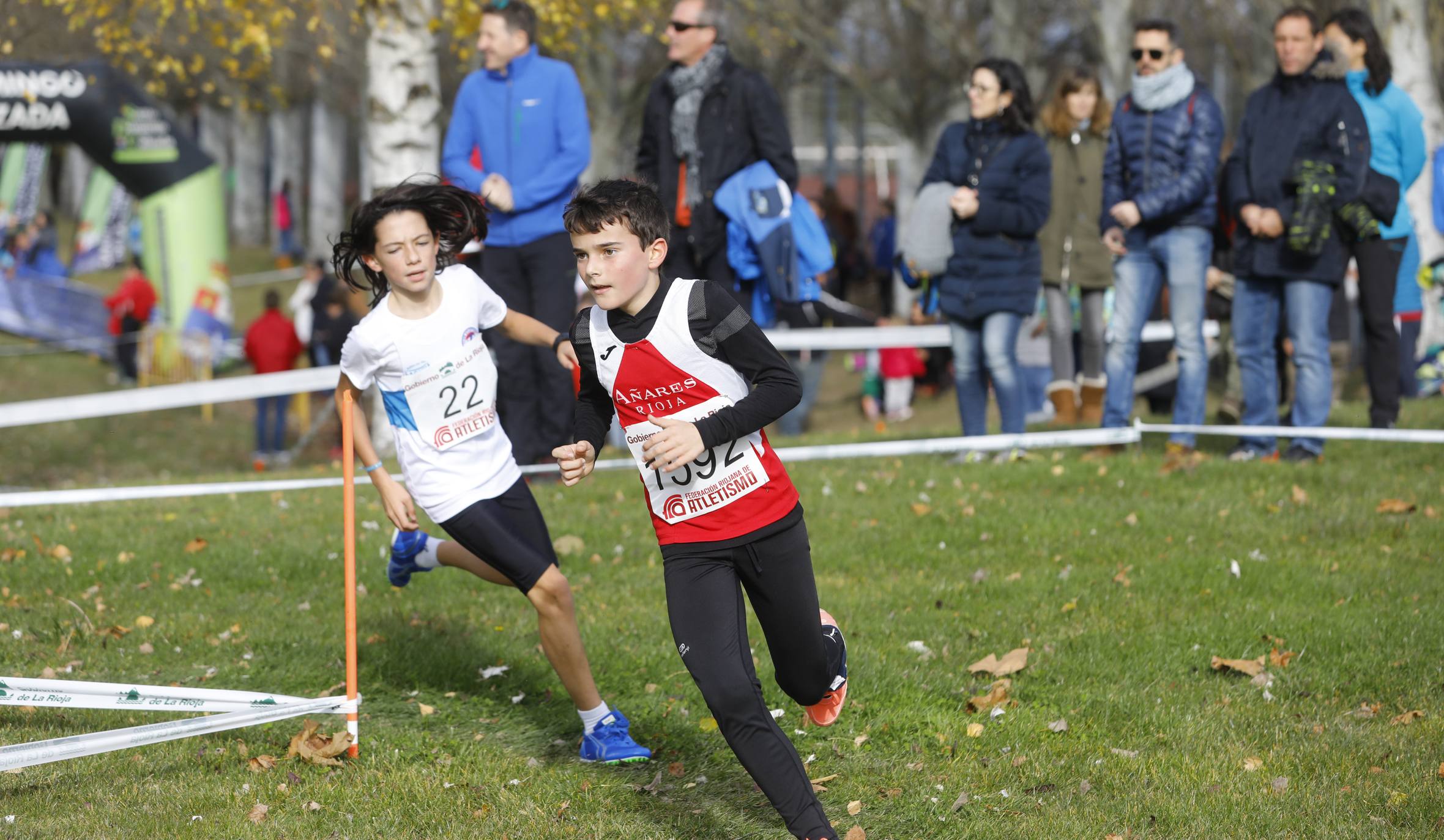 La galería de imágenes de la jornada de Cross en el municipio lo resume todo: mucho ambiente, risas y ejercicio físico en un día muy especial para todos los pequeños guerreros