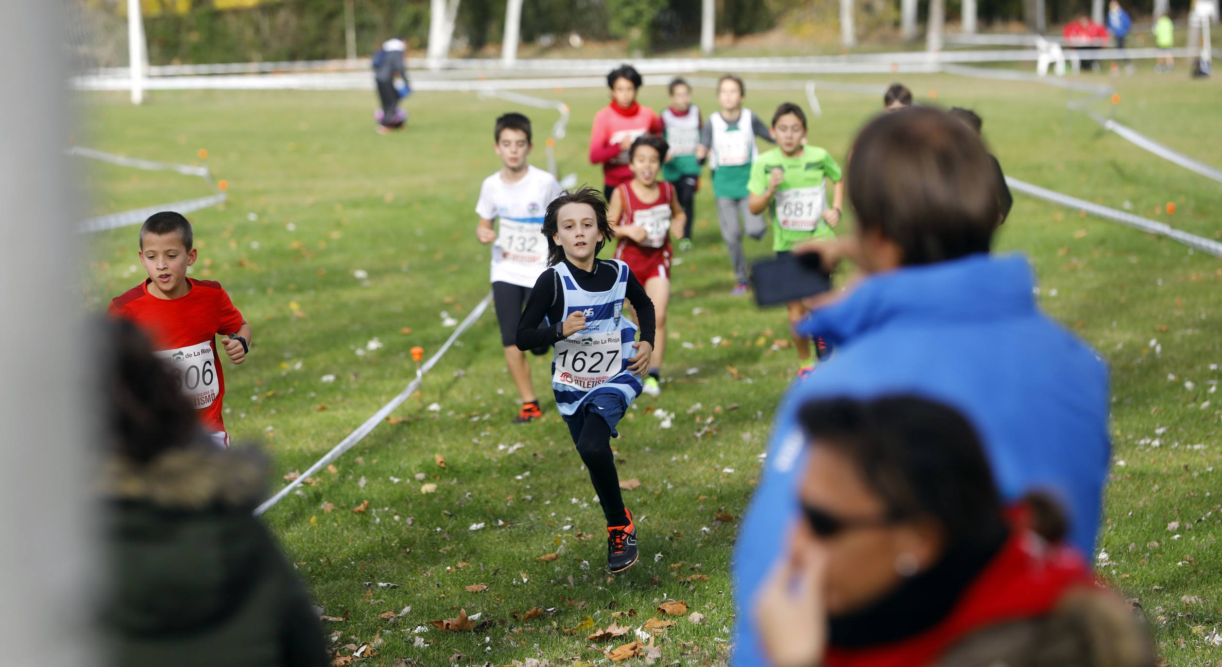 La galería de imágenes de la jornada de Cross en el municipio lo resume todo: mucho ambiente, risas y ejercicio físico en un día muy especial para todos los pequeños guerreros