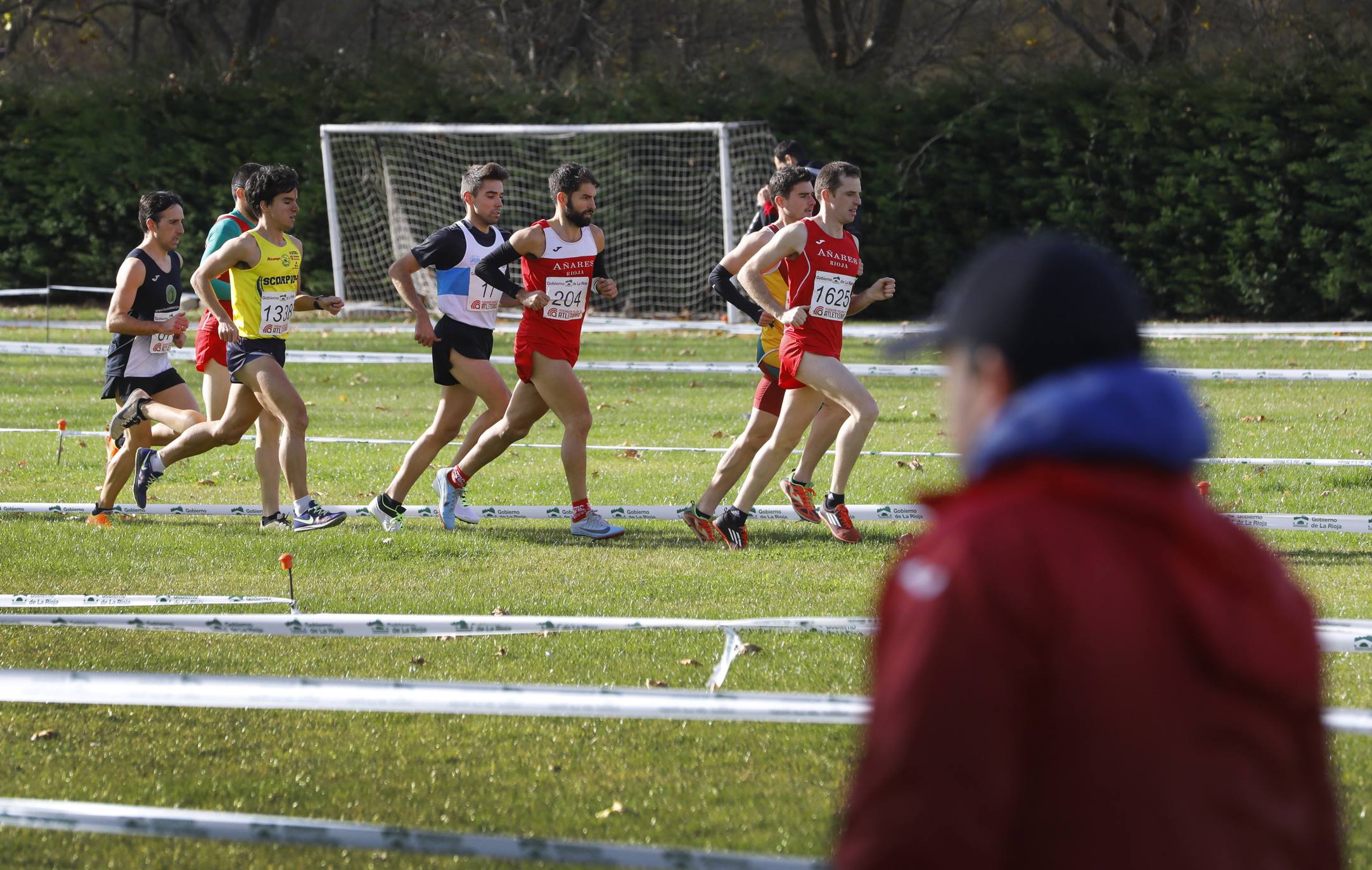 La galería de imágenes de la jornada de Cross en el municipio lo resume todo: mucho ambiente, risas y ejercicio físico en un día muy especial para todos los pequeños guerreros