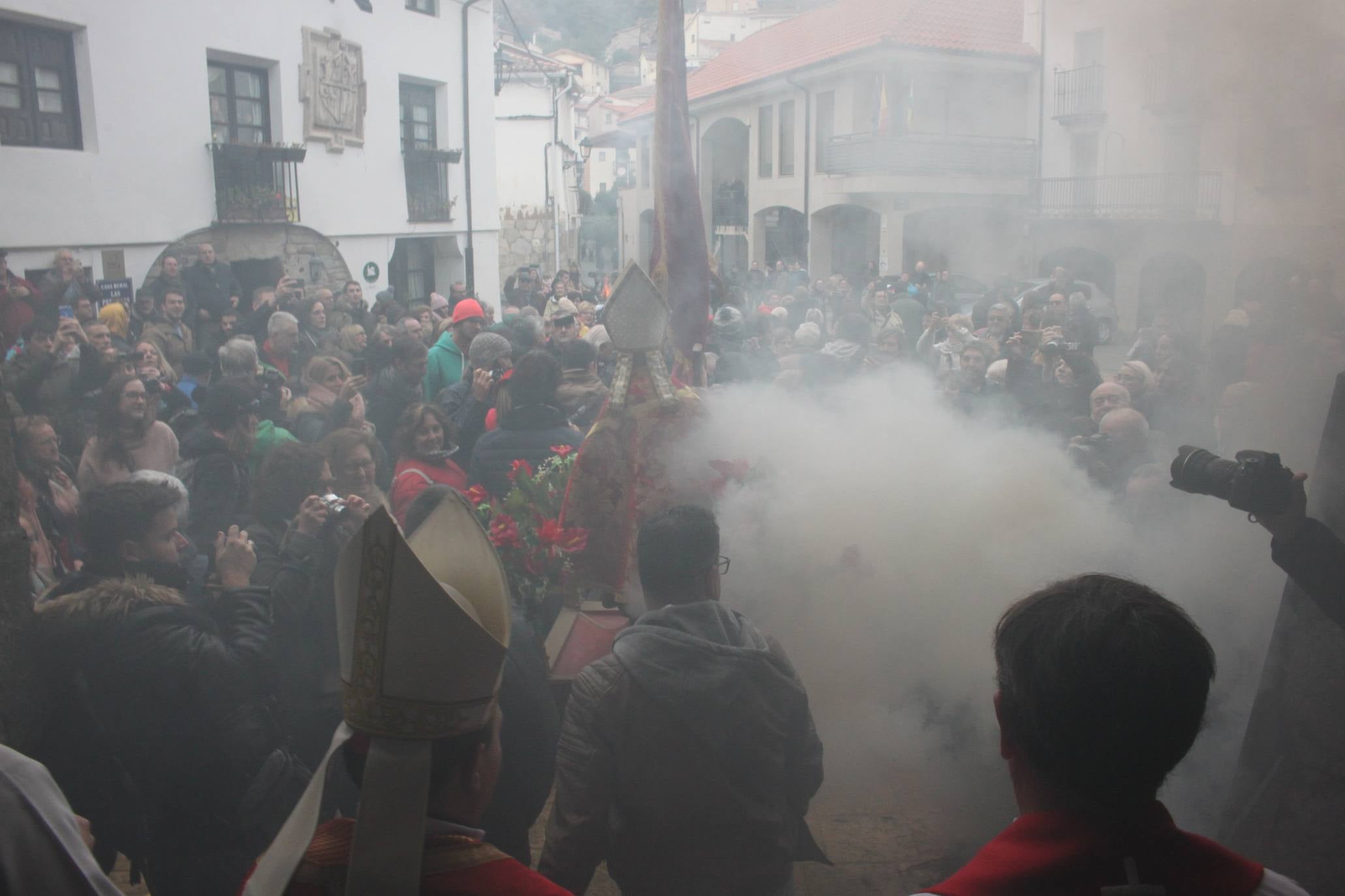 Impresionante, como cada año, la Procesión del Humo de Arnedillo. 