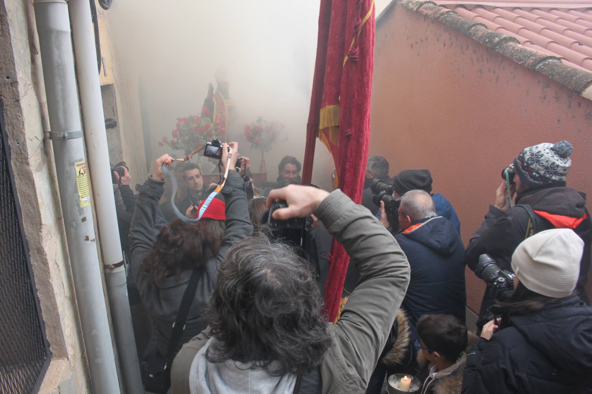 Impresionante, como cada año, la Procesión del Humo de Arnedillo. 