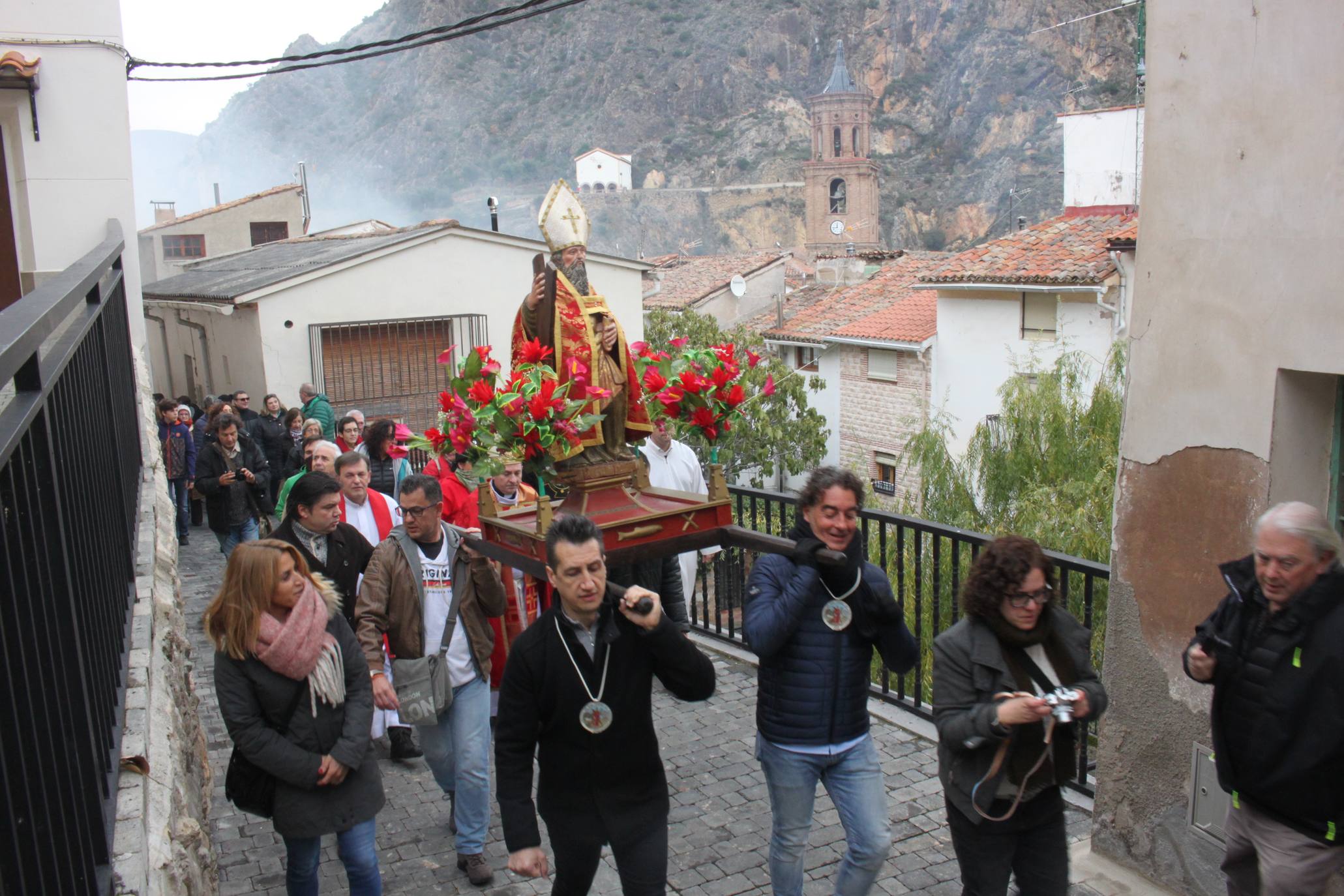 Impresionante, como cada año, la Procesión del Humo de Arnedillo. 