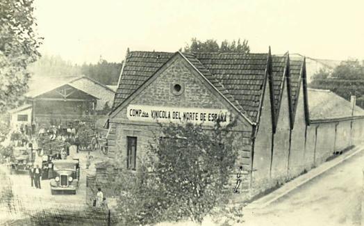 La entrada a las bodegas, en una instantánea antigua. 