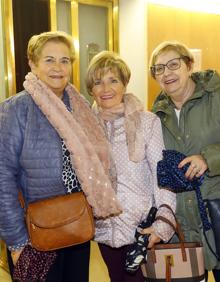 Imagen secundaria 2 - Arriba, María del Rosario Gómez, María, Encarni Samaniego y Dori Samaniego. Abajo, Carmen Arratia, Chelo Aransay y Marian Hierro. A la derecha, Resu Gil, Mari Luz Díez y Asunción López.