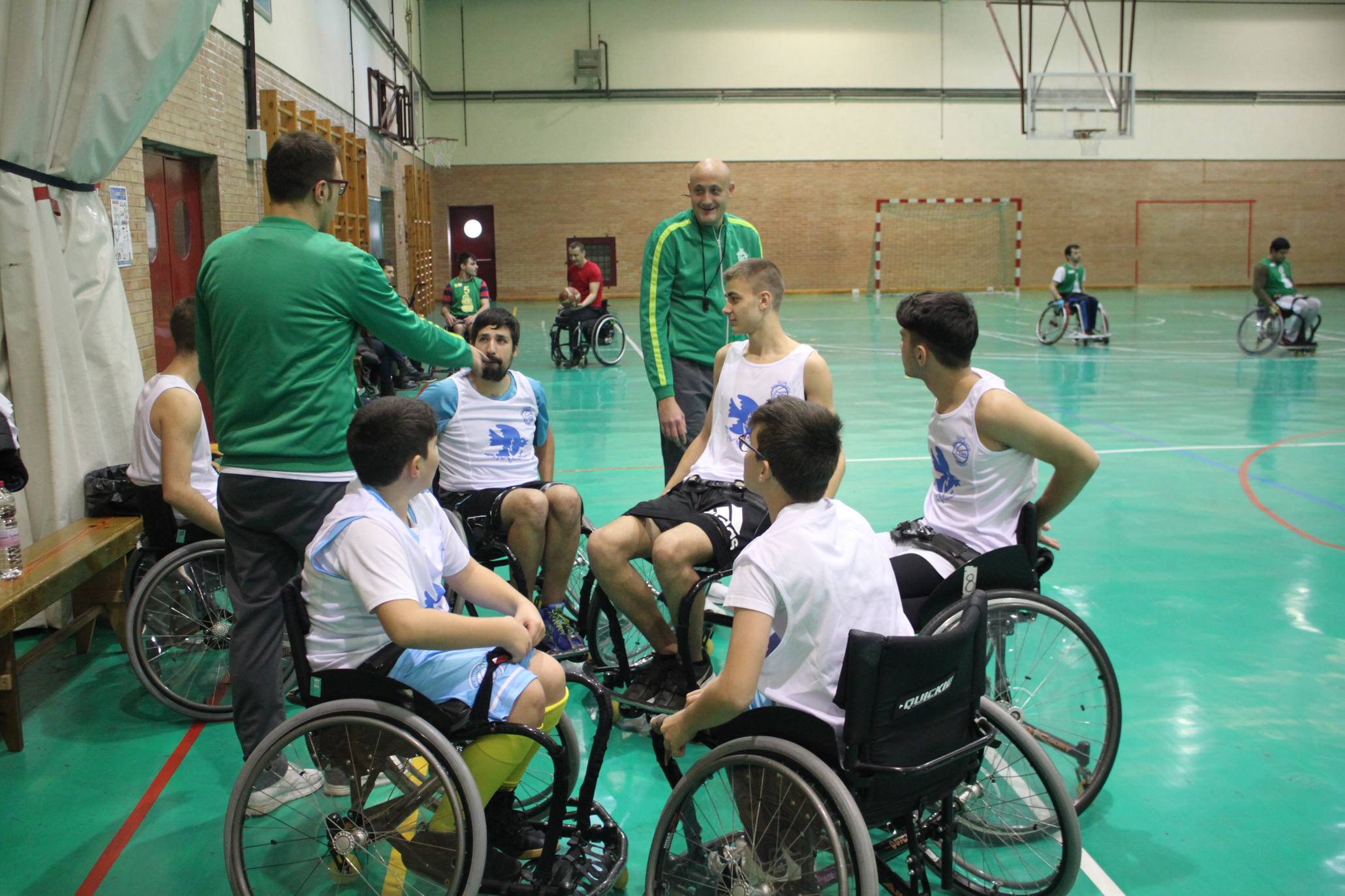 Fotos: Baloncesto en silla de ruedas en la Semana de la Discapacidad de Arnedo