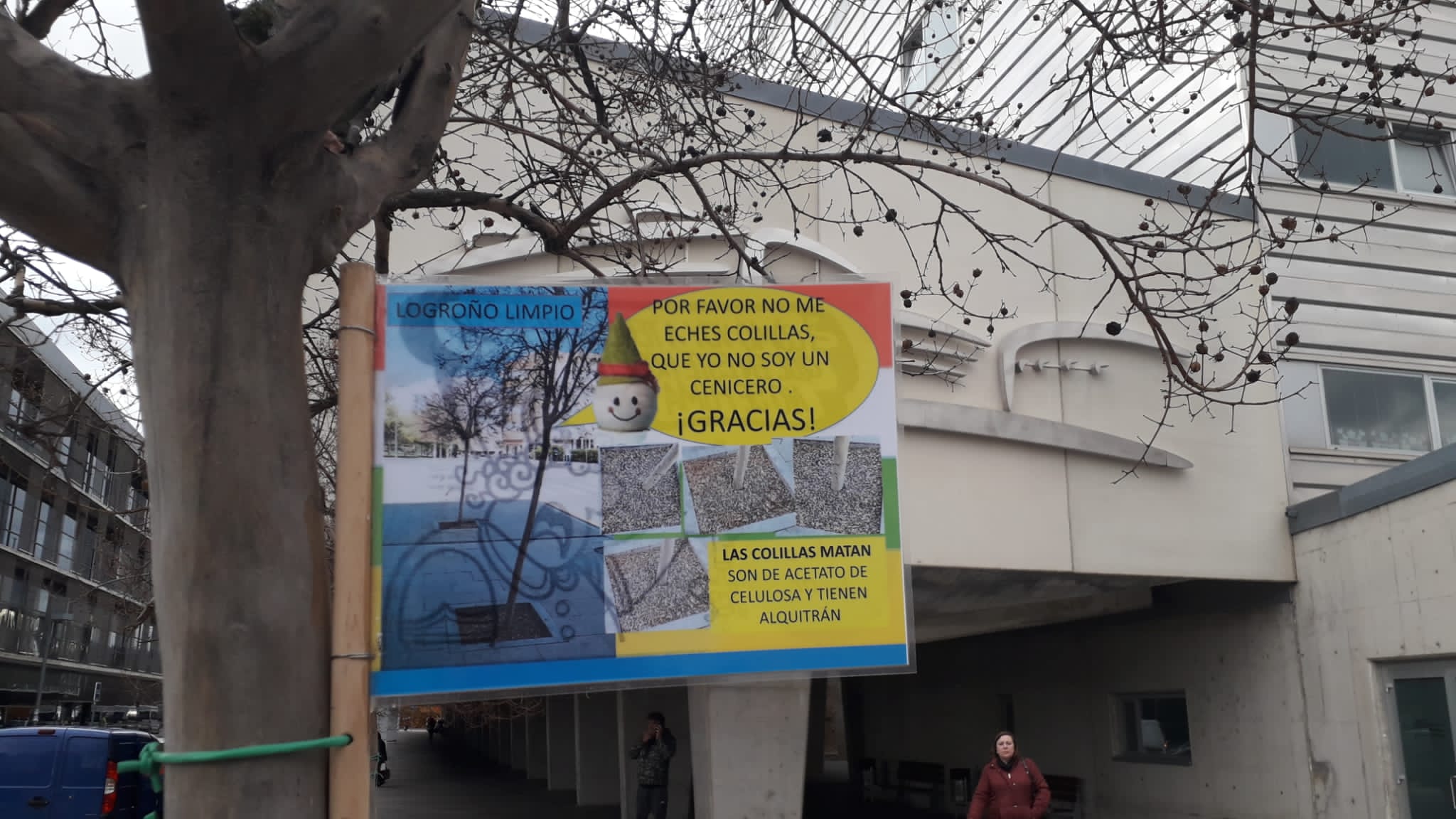 Uno de los carteles que han aparecido junto al San Pedro.