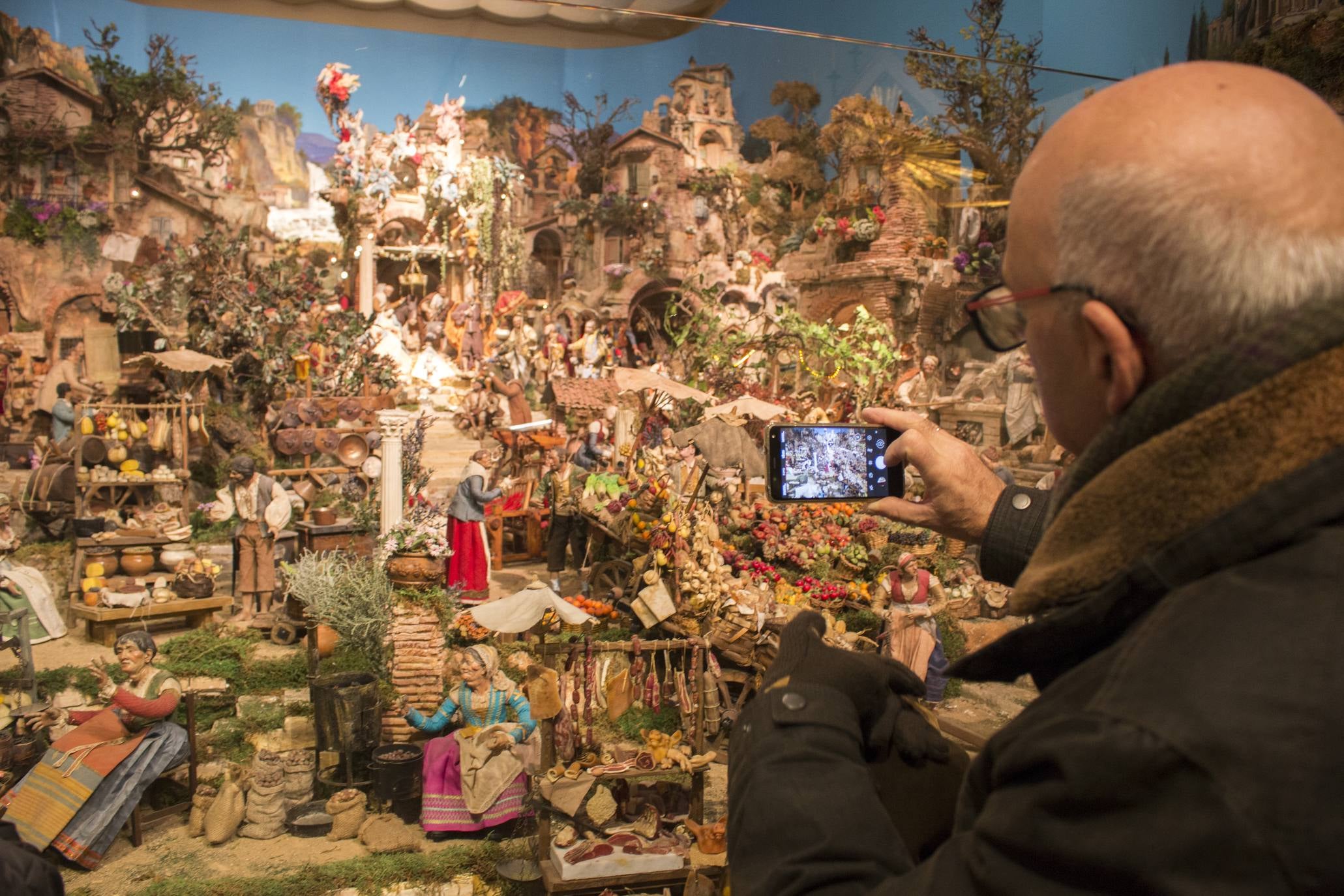 El belén napolitano vuelve a lucir en la Catedral de Santo Domingo