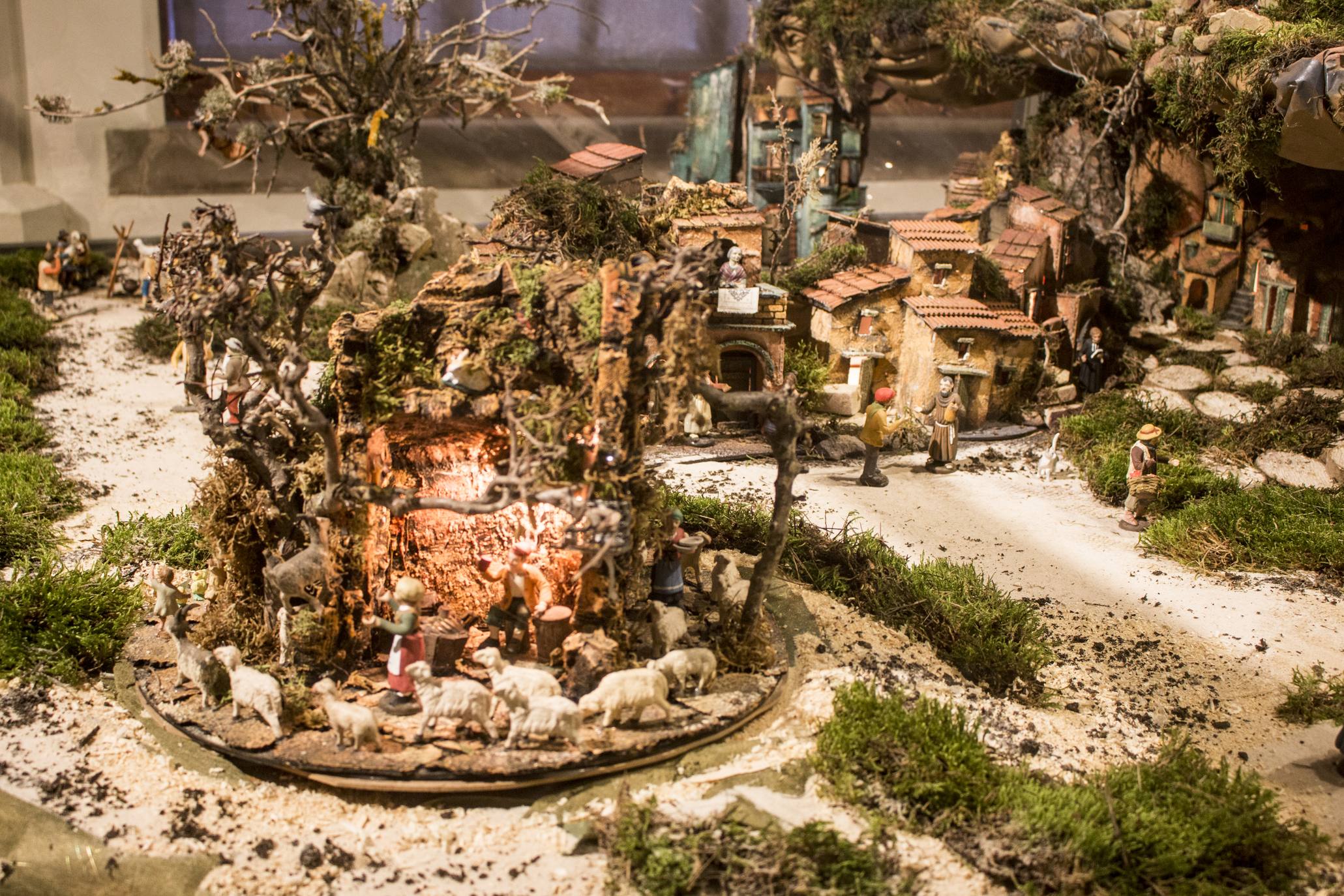 El belén napolitano vuelve a lucir en la Catedral de Santo Domingo