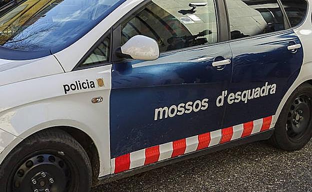Un hombre muere tiroteado mientras hablaba con un policía en Barcelona