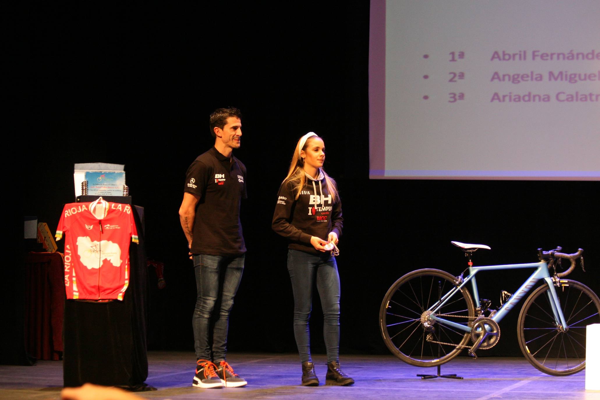 La cita se ha celebrado este sábado en el teatro Cervantes. 