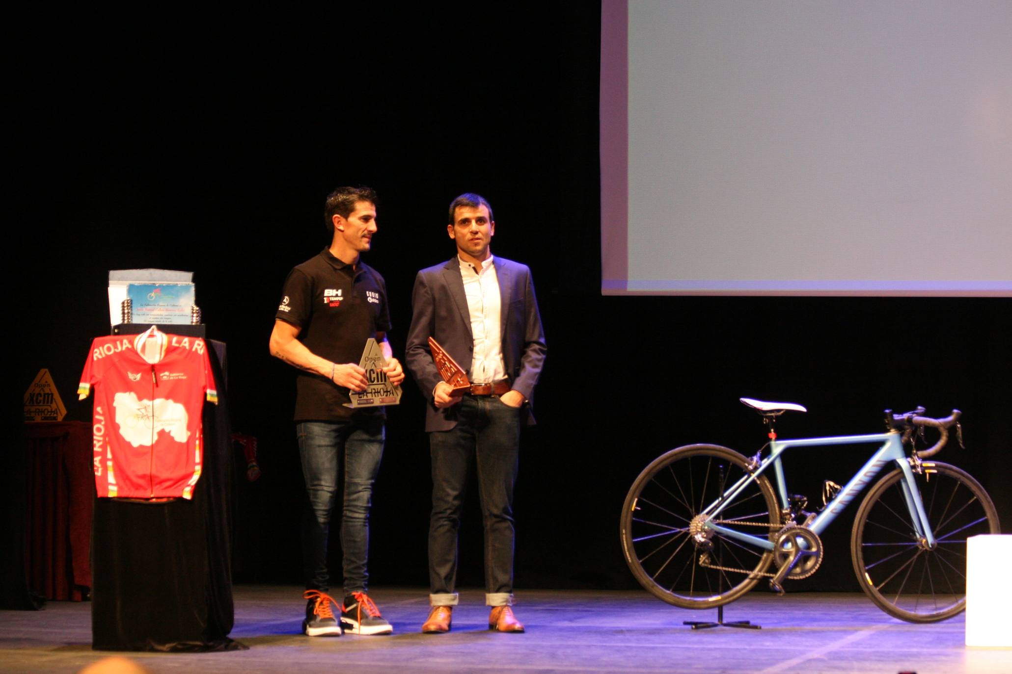 La cita se ha celebrado este sábado en el teatro Cervantes. 