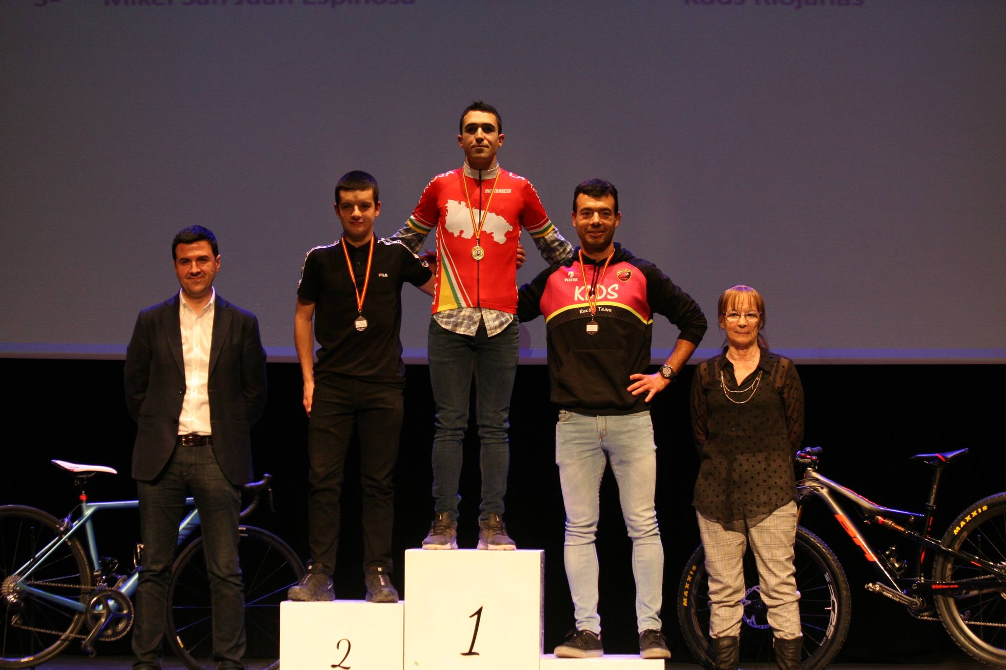 La cita se ha celebrado este sábado en el teatro Cervantes. 