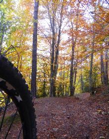 Imagen secundaria 2 - Cordal de subida a Las Torrecillas, los tres protagonistas de la ruta y sendero GR190 en Ortigosa