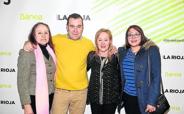 Blanca Castillo, Álvaro Garrido, Soledad Castillo y Denisse Contreras, unidos por la miel.