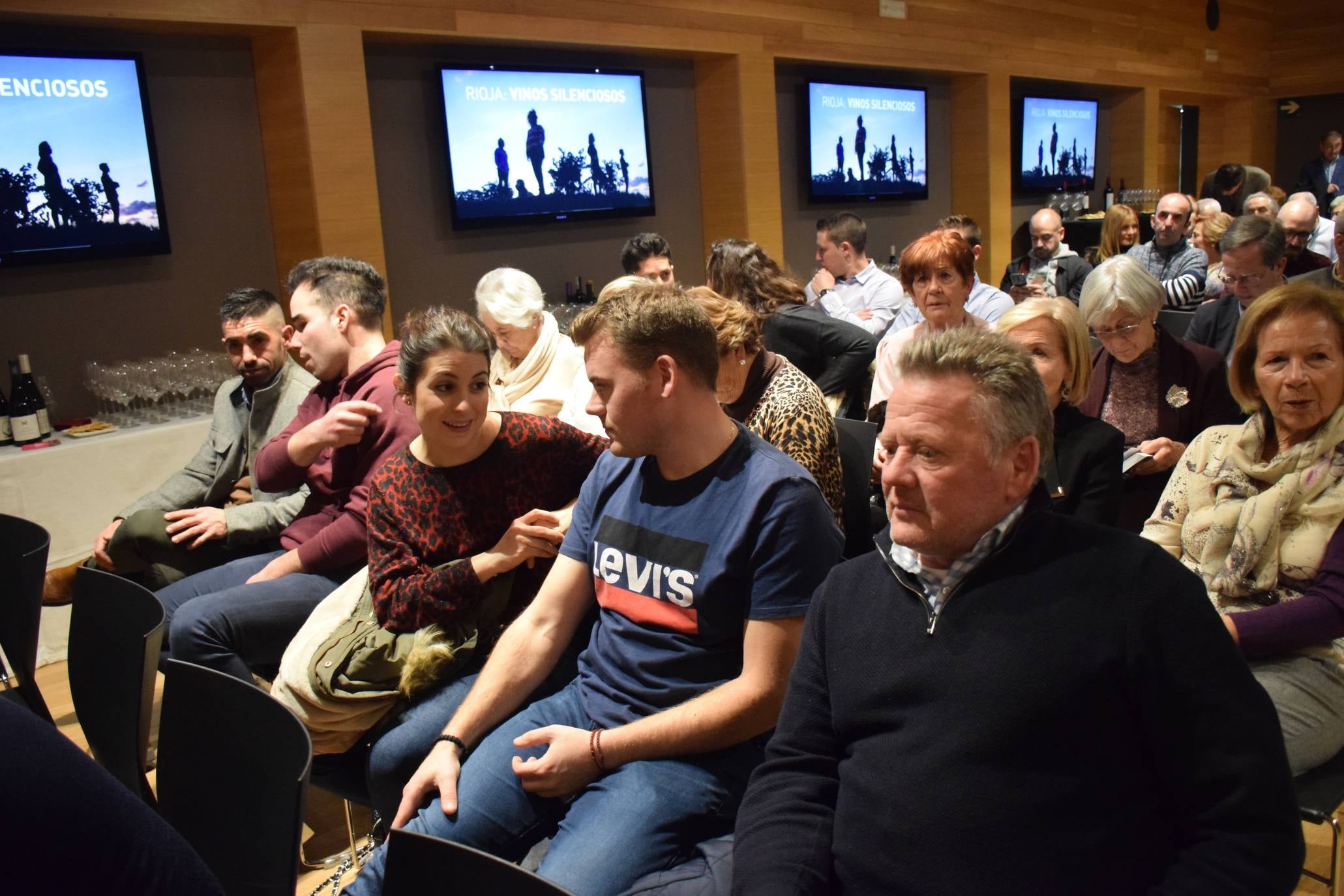 Fotos: Alberto Gil y Antonio Remesal presentan en el Espacio Lagares el libro-guía &#039;Rioja: vinos silenciosos&#039;