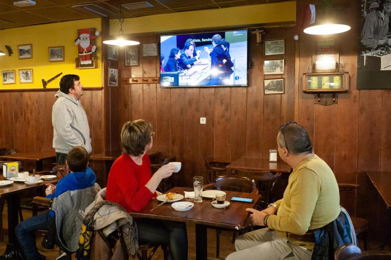 La tranquilidad, solo rota puntualmente por tres quintos premios bastante escasos, fue la tónica dominante ayer en La Rioja. :: sonia tercero