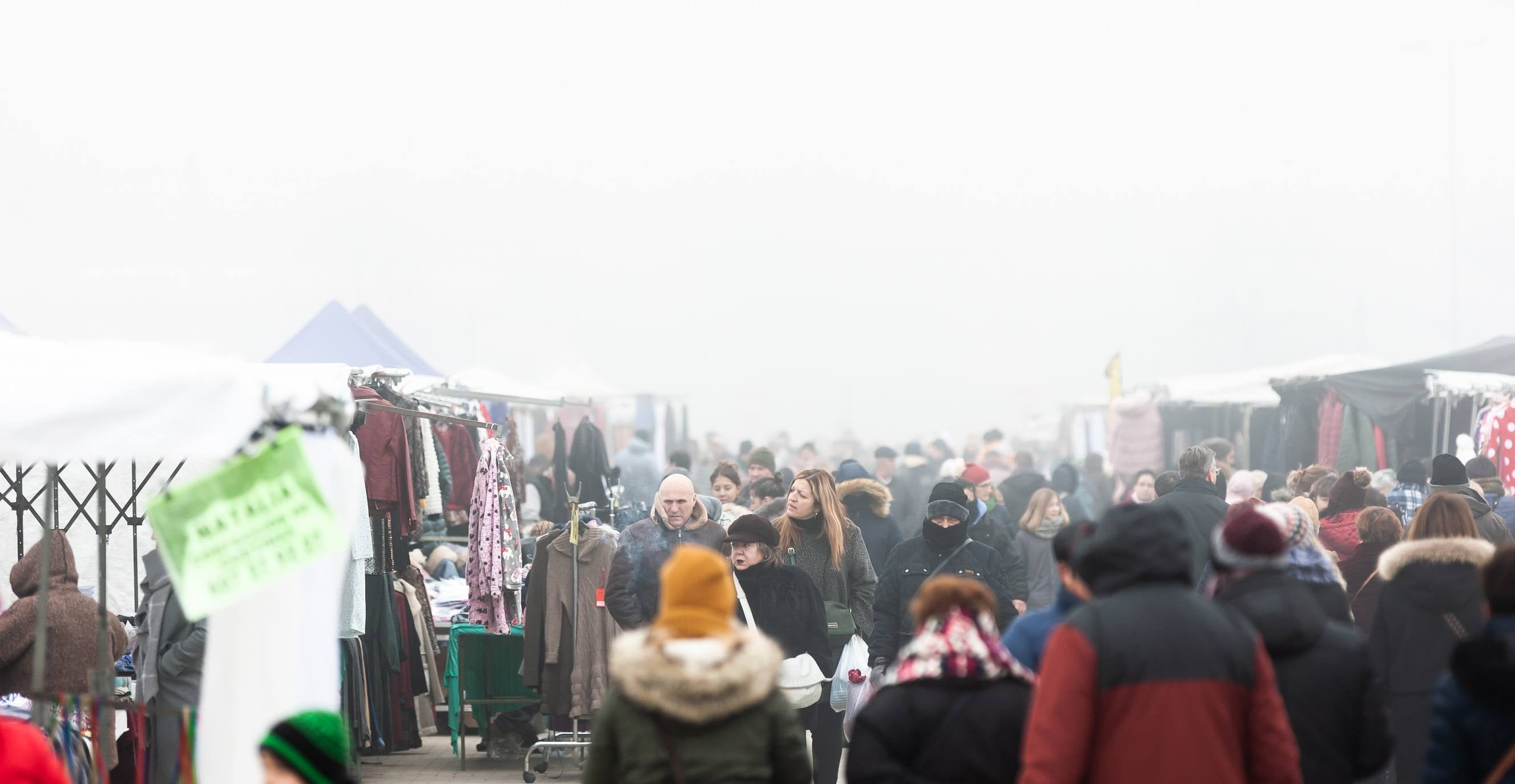 Galería de imágenes de este domingo en la A-12, LR-42, en el mercadillo de Las Norias, en el cuarto puente y en zona centro de Logroño.