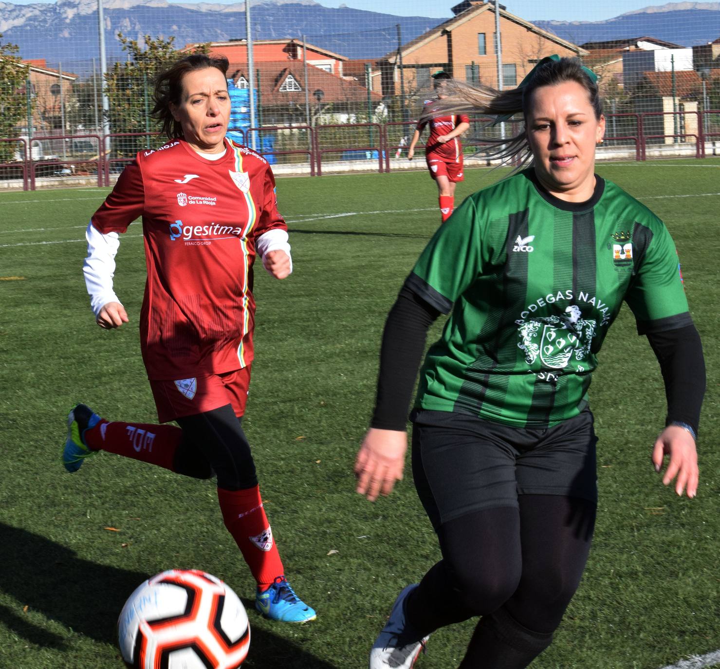 Las madres del Tedeón, Atlético Revellín y EDF Logroño se citaron en Navarrete por una causa por la que siempre hay que pelar, la lucha contra el cáncer, y lograron recaudar 2.172 euros.