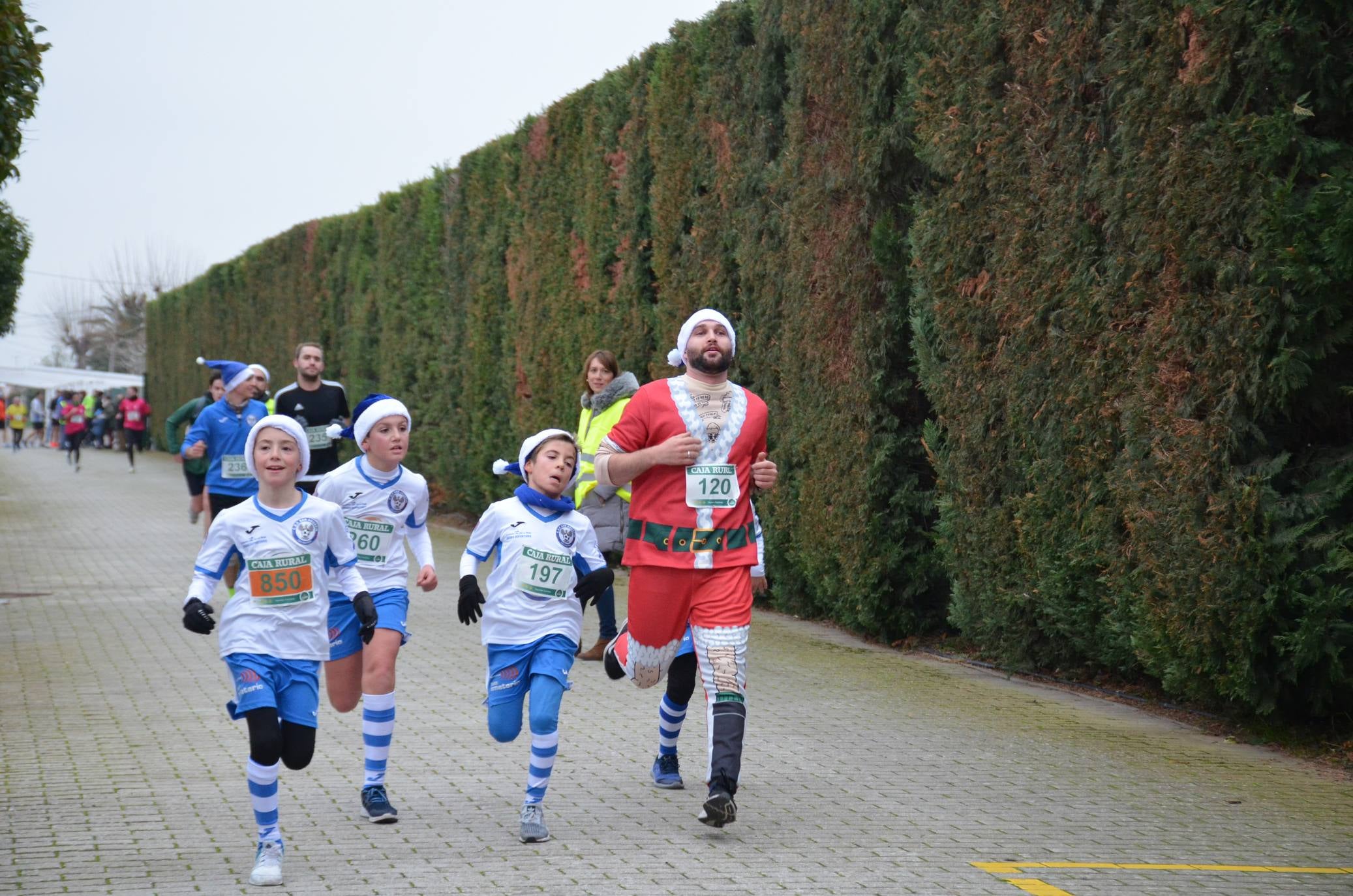 Humor y disfraces en la San Silvestre de Calahorra