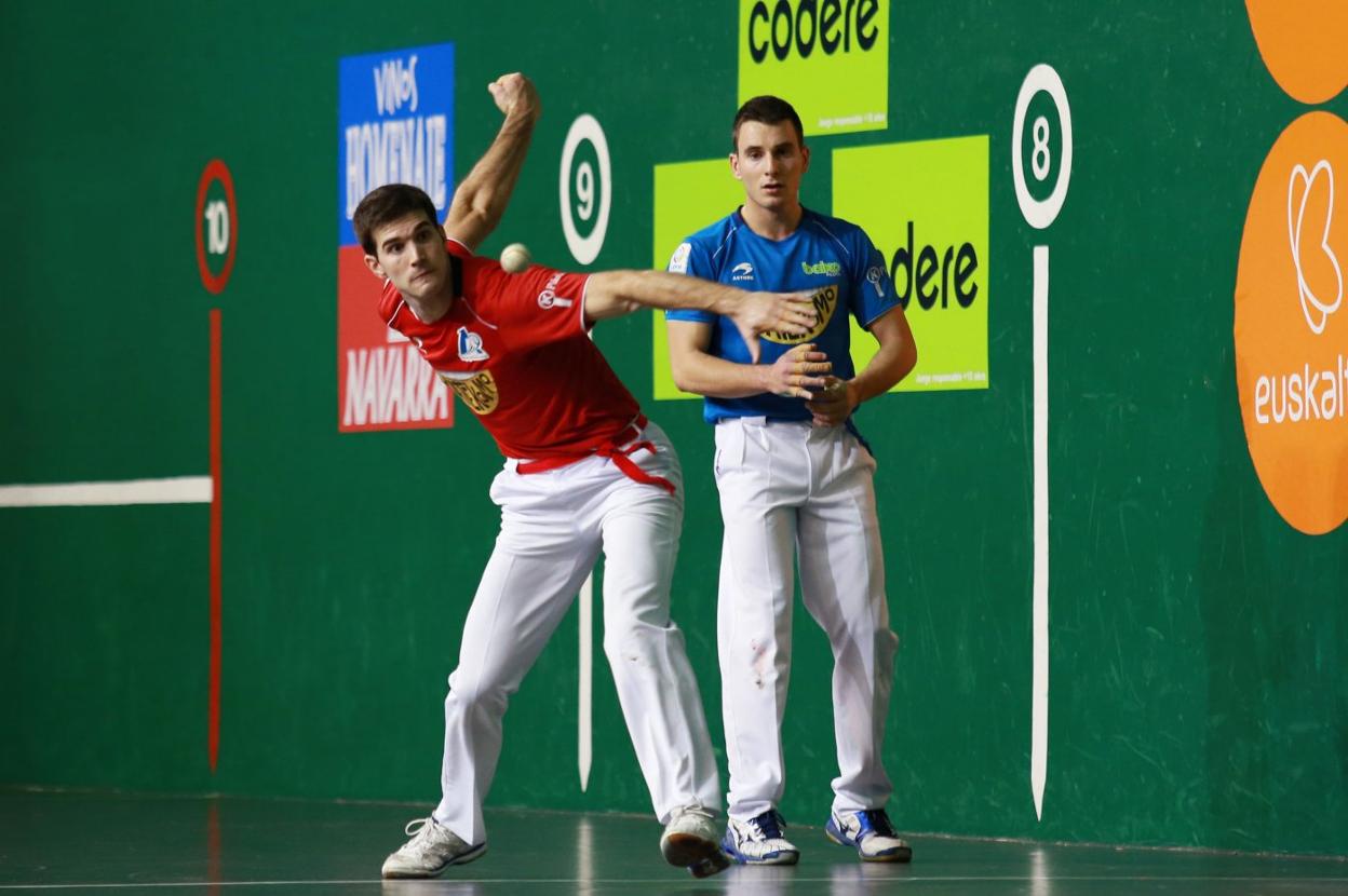 Zabaleta ganó ayer el pulso a Imaz en la zaga.