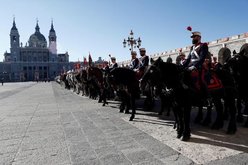 La Guardia Real, ante el Palacio Real