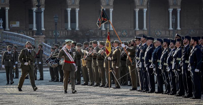 Paso de revista a las tropas en la Pascua Militar