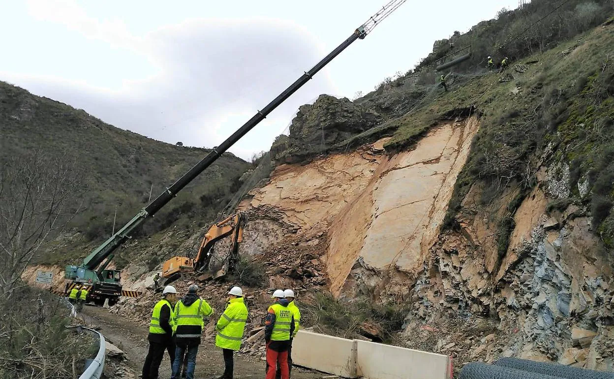 La carretera LR-113 entre la Venta de Goyo y Mansilla seguirá cortada otra semana