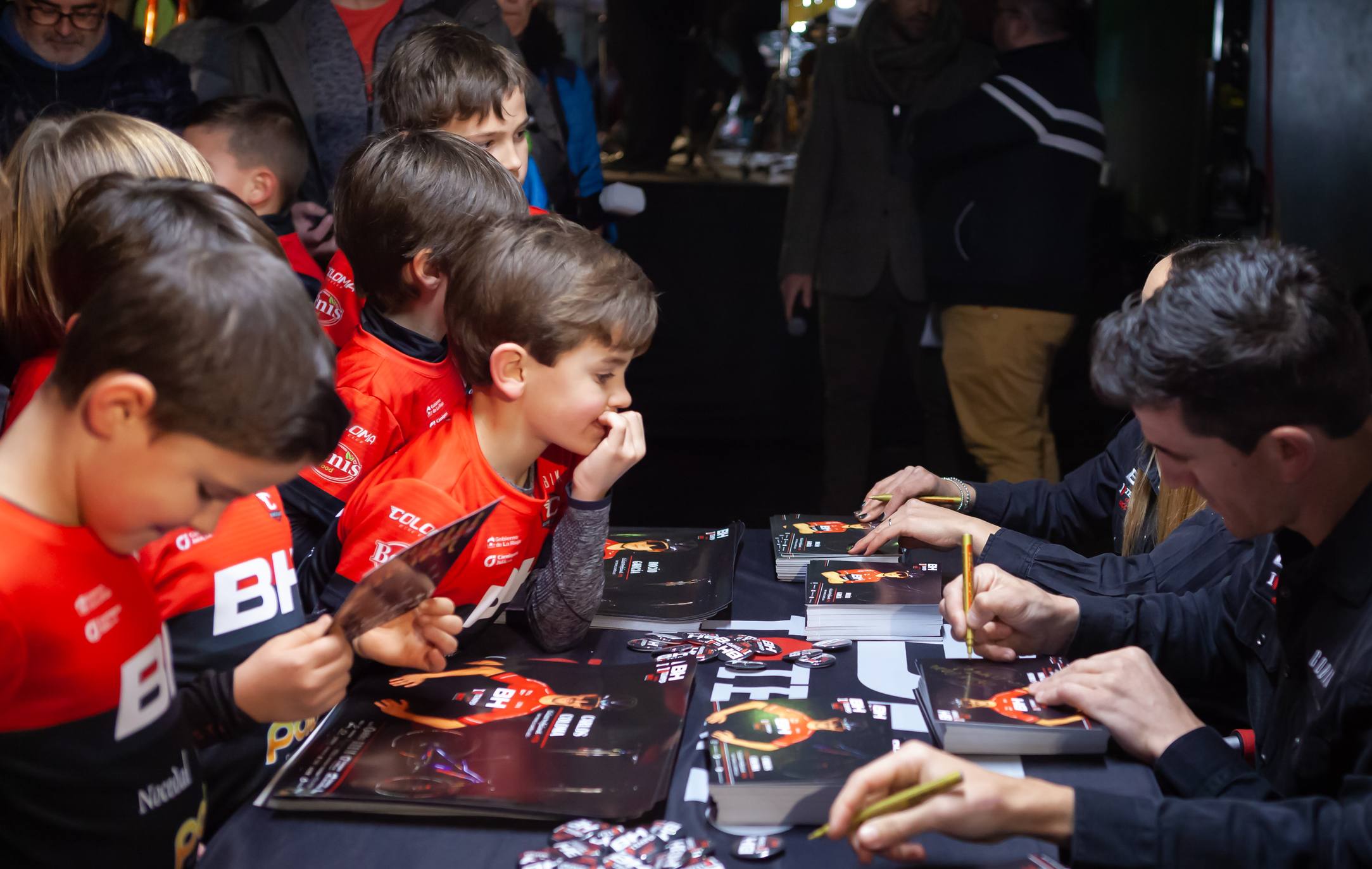Presentación del equipo BH Templo Cafés UCC de bicicleta de montaña