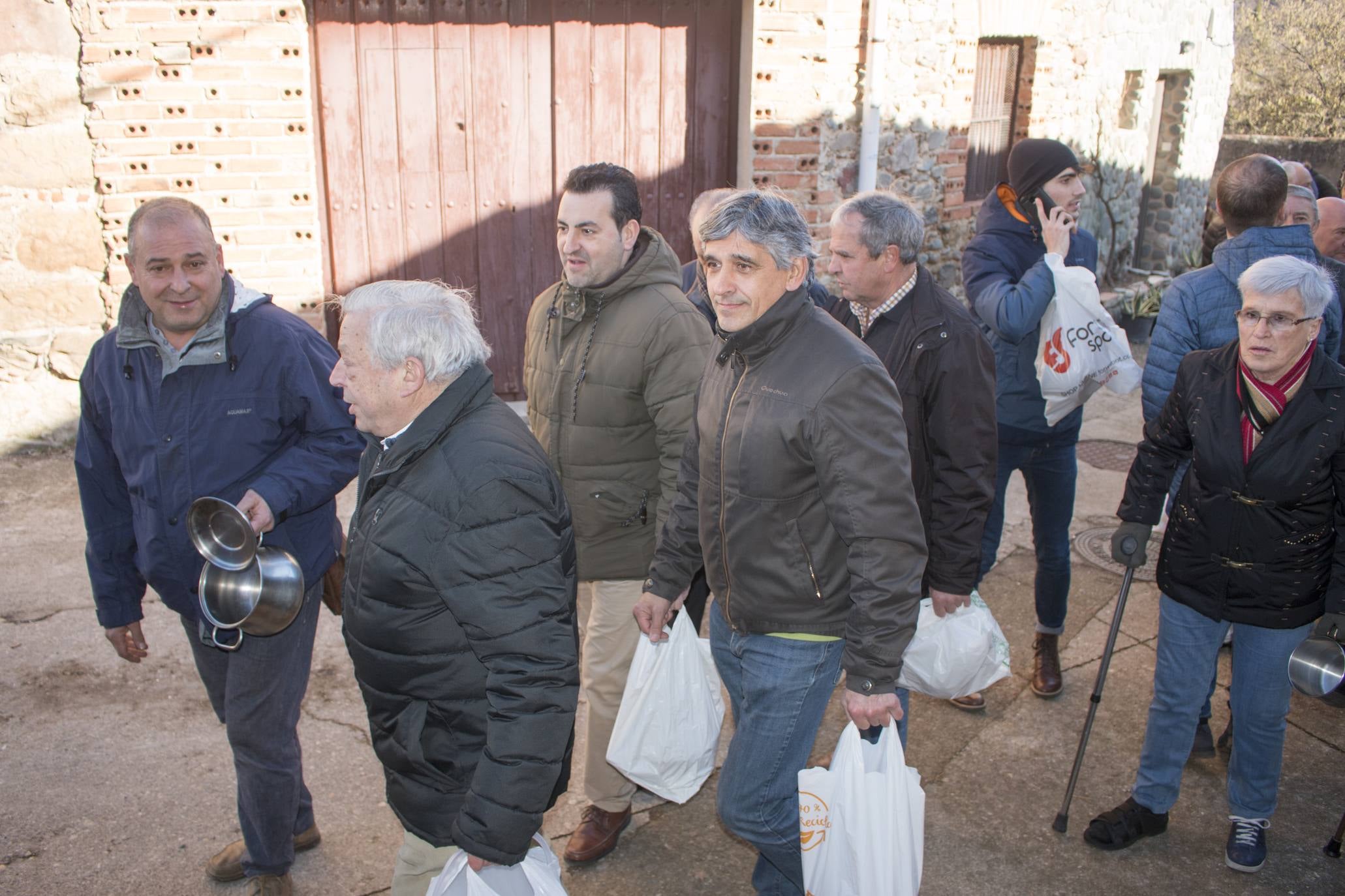 Ojacastro reparte 2.000 raciones de habas por San Antón