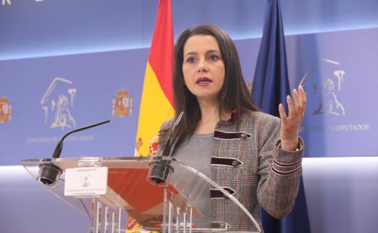 Inés Arrimadas, en la sala de prensa del Congreso de los Diputados.