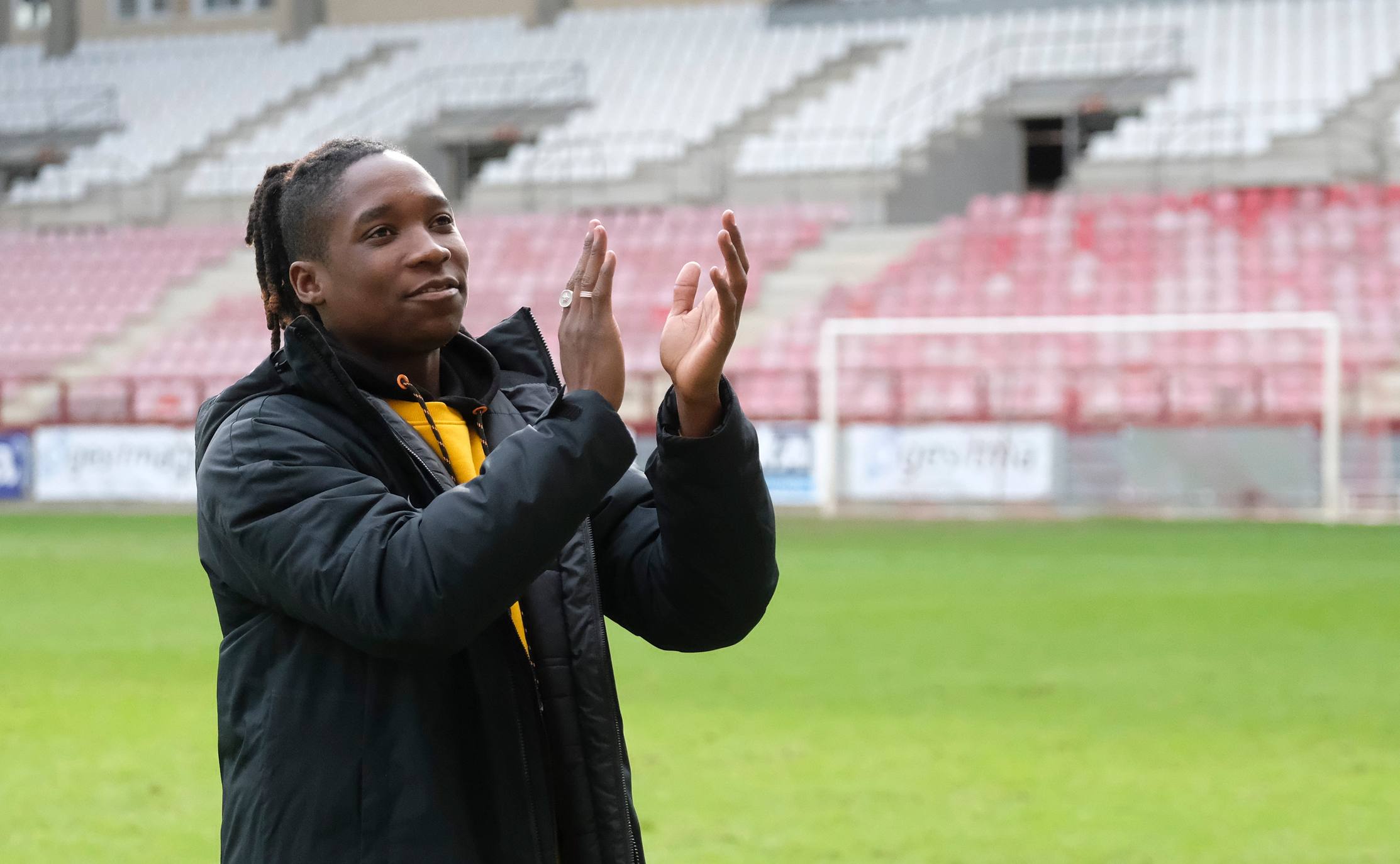 Riojanas y canarias han firmado tablas en Las Gaunas y la delantera zambiana se ha despedido de la afición riojana.