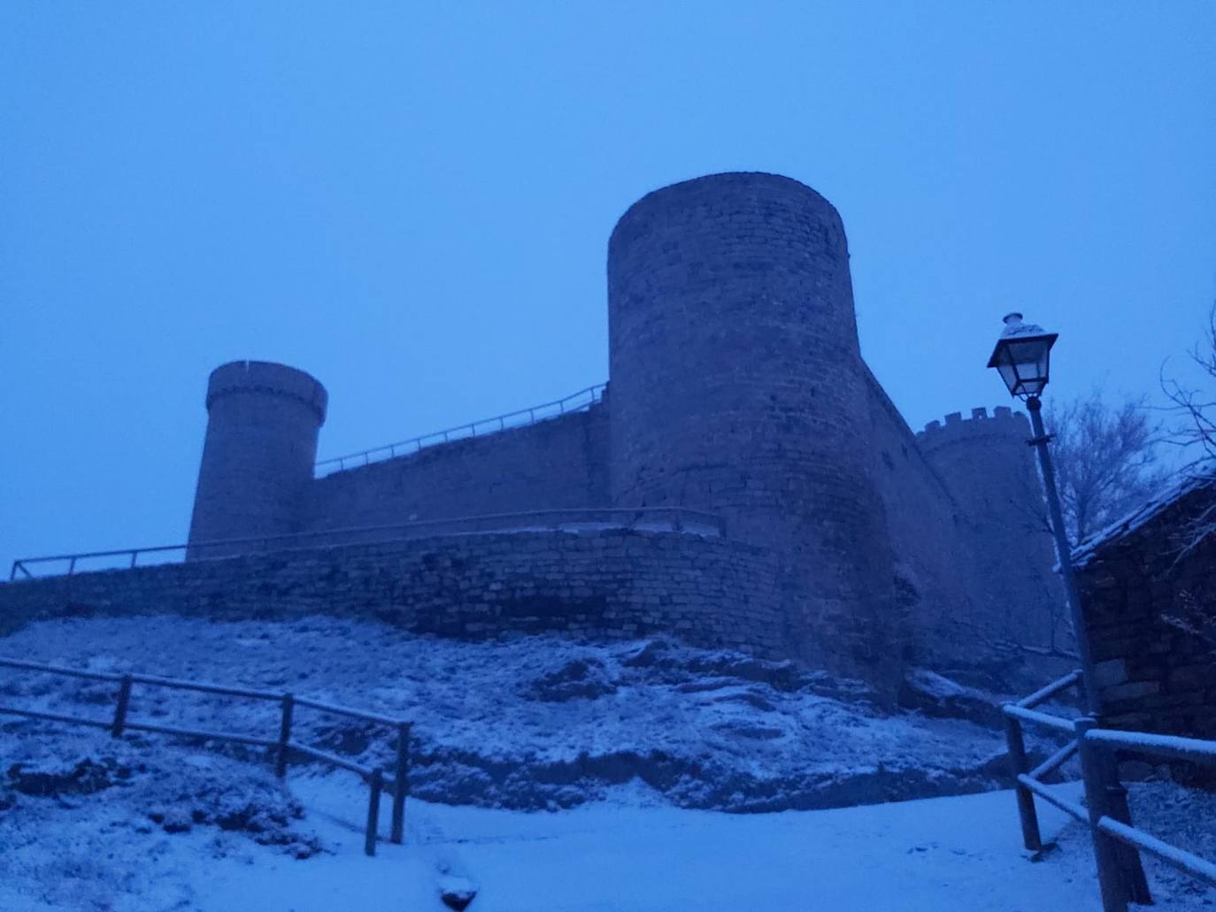 Tal y como anunció ayer la Aemet, los riojanos somos testigos hoy de la alerta amarilla por nieve