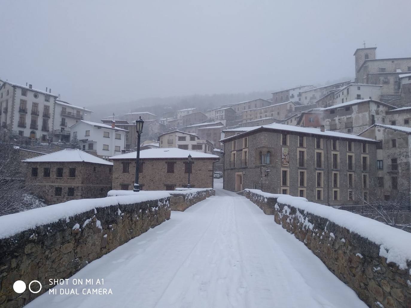 Tal y como anunció ayer la Aemet, los riojanos somos testigos hoy de la alerta amarilla por nieve