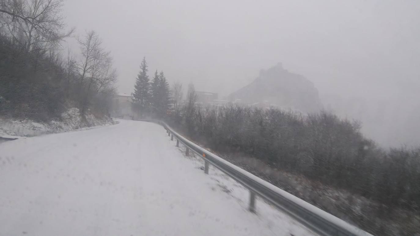 Tal y como anunció ayer la Aemet, los riojanos somos testigos hoy de la alerta amarilla por nieve