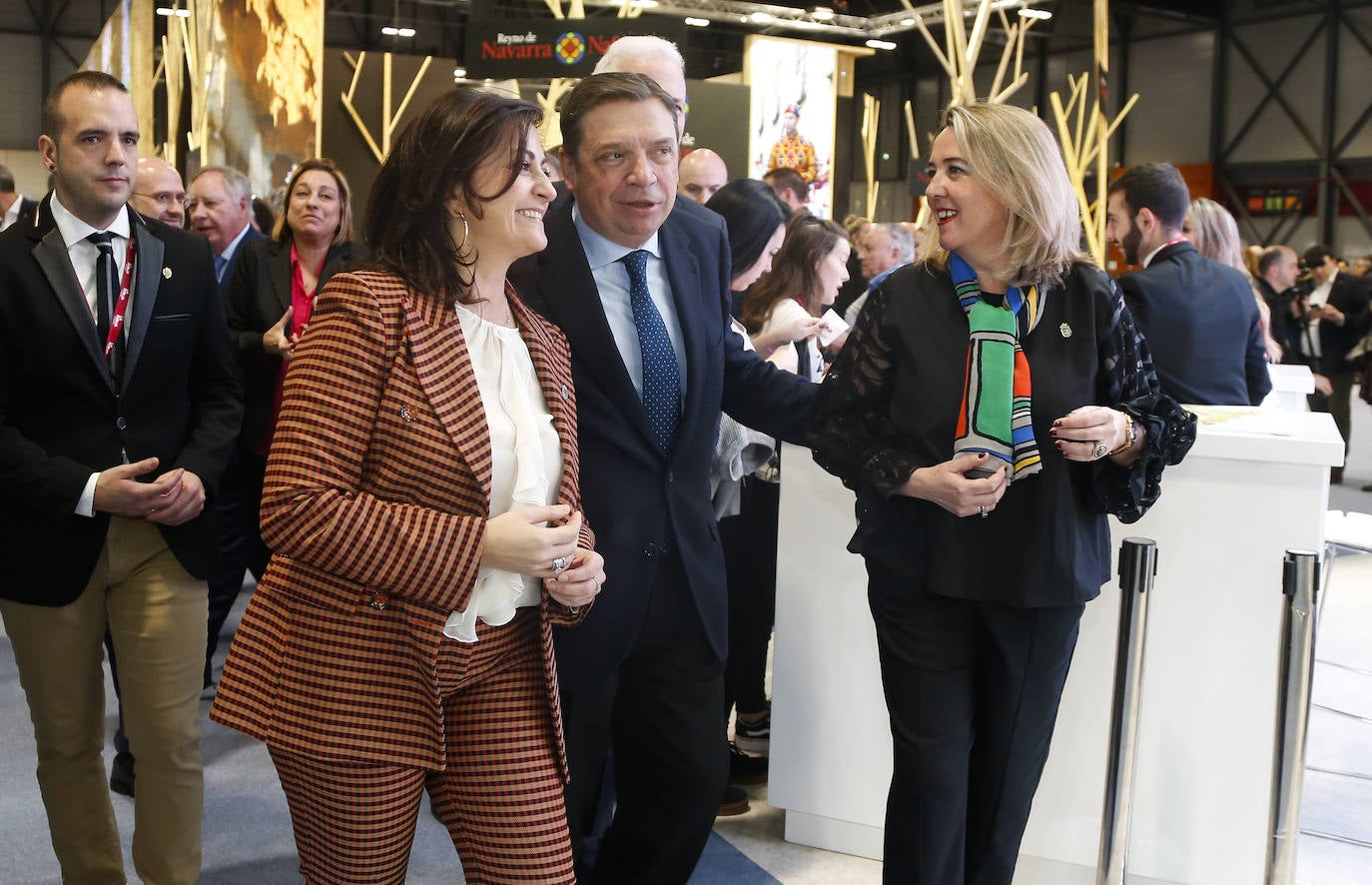 Galería de imágenes de la inauguración del estand de La Rioja, este jueves, con la visita del ministro de Agricultura Luis Planas y la presencia de la presidenta del Ejecutivo regional, Concha Andreu, y el alcalde de Logroño, Pablo Hermoso de Mendoza