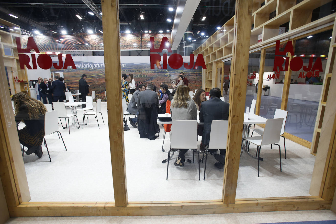 Galería de imágenes de la inauguración del estand de La Rioja, este jueves, con la visita del ministro de Agricultura Luis Planas y la presencia de la presidenta del Ejecutivo regional, Concha Andreu, y el alcalde de Logroño, Pablo Hermoso de Mendoza