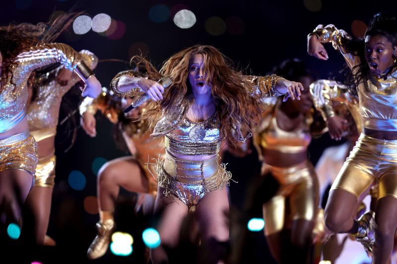 Jennifer Lopez y Shakira arrasan en la Super Bowl más latina de la historia