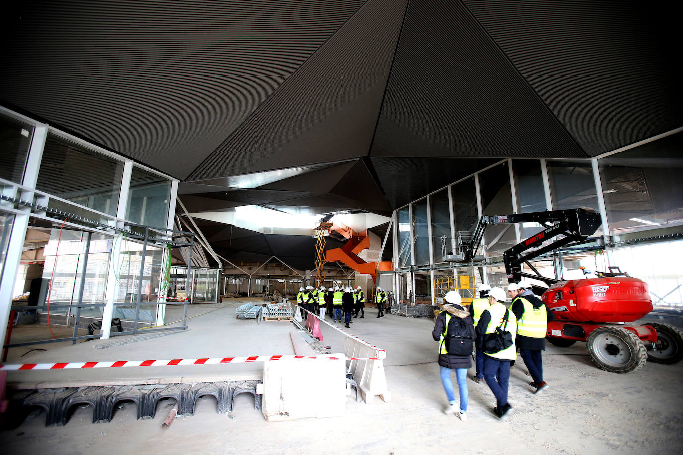 Fotos: La nueva estación de autobuses de Logroño toma forma