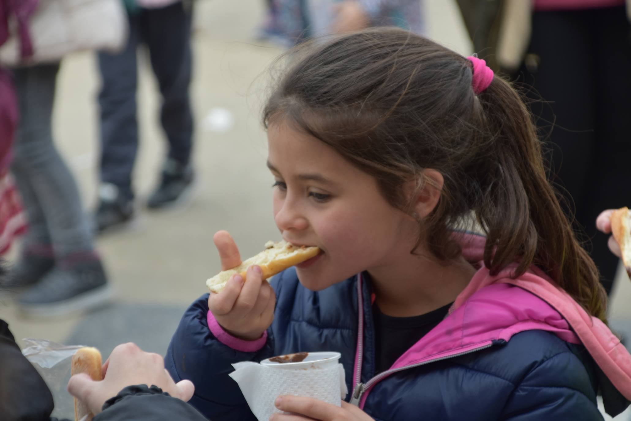 Fotos: II chocolatada solidaria del colegio de Rincón de Soto