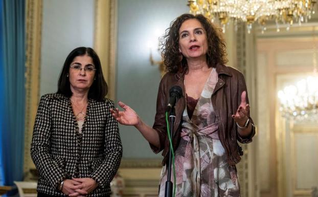 Las ministras de Hacienda y de Política Territorial, María Jesús Montero y Carolina Darias.