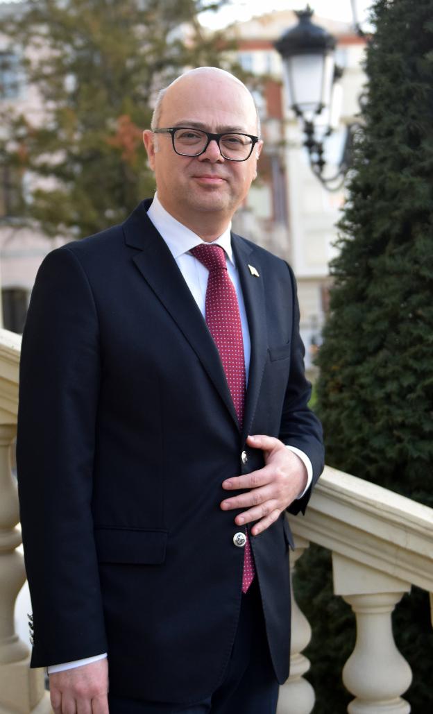 embajador de Turquía en España, Cihad Erginay. 