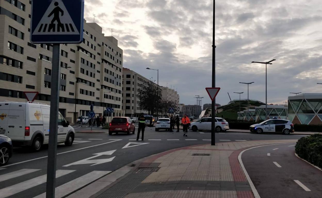 Herido en la colisión de una moto y un coche en Logroño