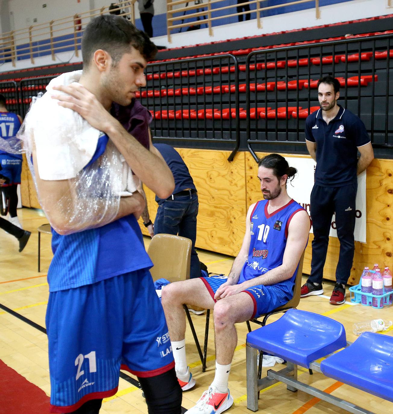 Fotos: El Rioja Vega pierde ante el Marbella y jugará por la permanencia