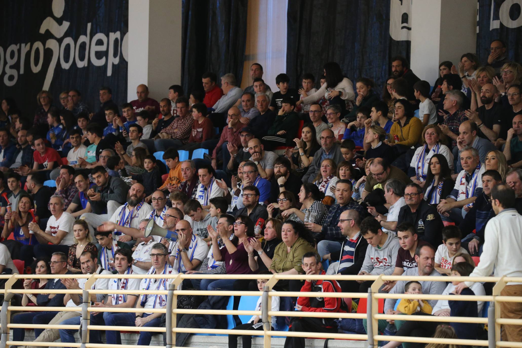 Fotos: El Rioja Vega pierde ante el Marbella y jugará por la permanencia